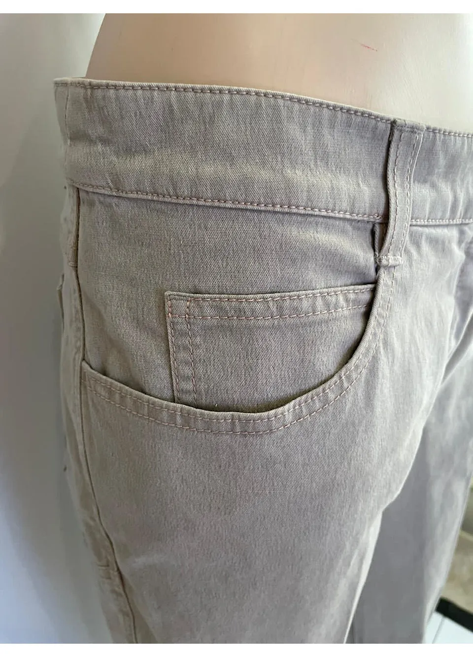 Chanel 03P 2003 Spring light brown khaki jeans, low rider style in FR size 40.