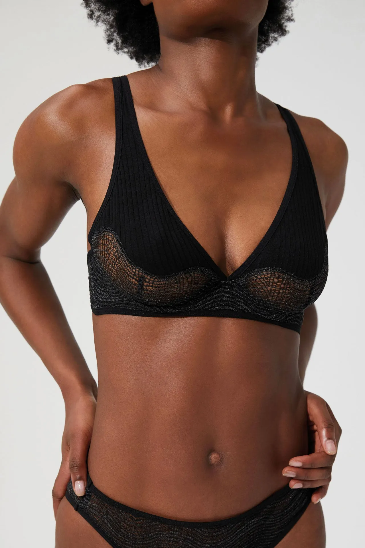 Ease Marlene Shoulder Bra Pitch Black