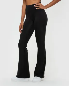 Essential Flared Leggings | Black